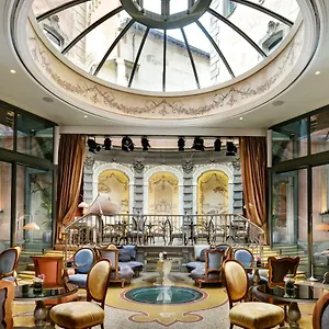***** Hotel Chateau Monfort - Relais & Chateaux Włochy